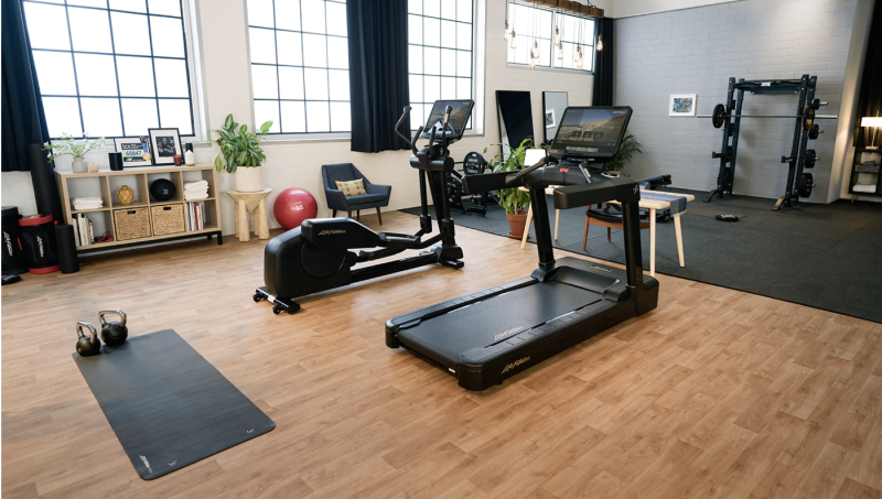 Life Fitness Club Series Plus Treadmill