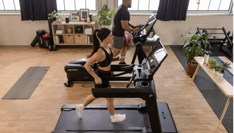 Life Fitness Club Series Plus Treadmill