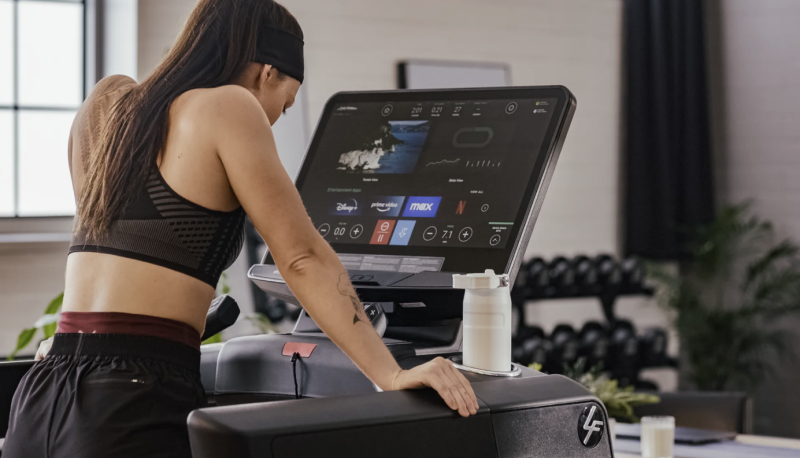 Life Fitness Club Series Plus Treadmill