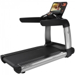 Life Fitness Platinum Club Treadmill with Discover SE3HD Console